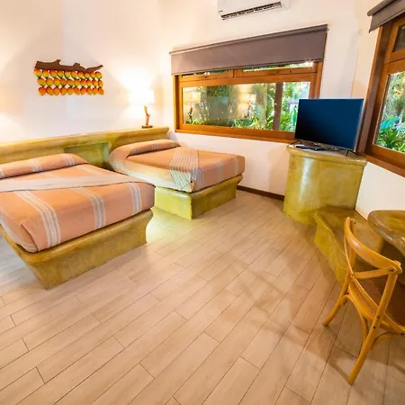 Nanajuana Rio Dulce Hotel Exterior photo