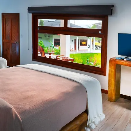 Nanajuana Rio Dulce Hotel Exterior photo