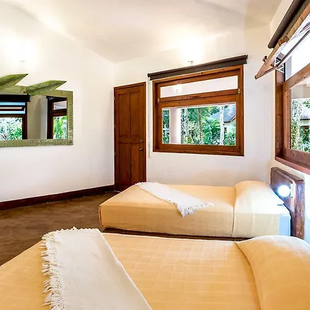 Nanajuana Rio Dulce Hotel Exterior photo