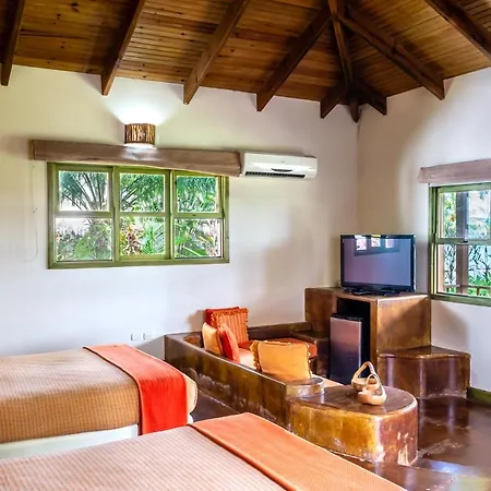 Nanajuana Rio Dulce Hotel Exterior photo